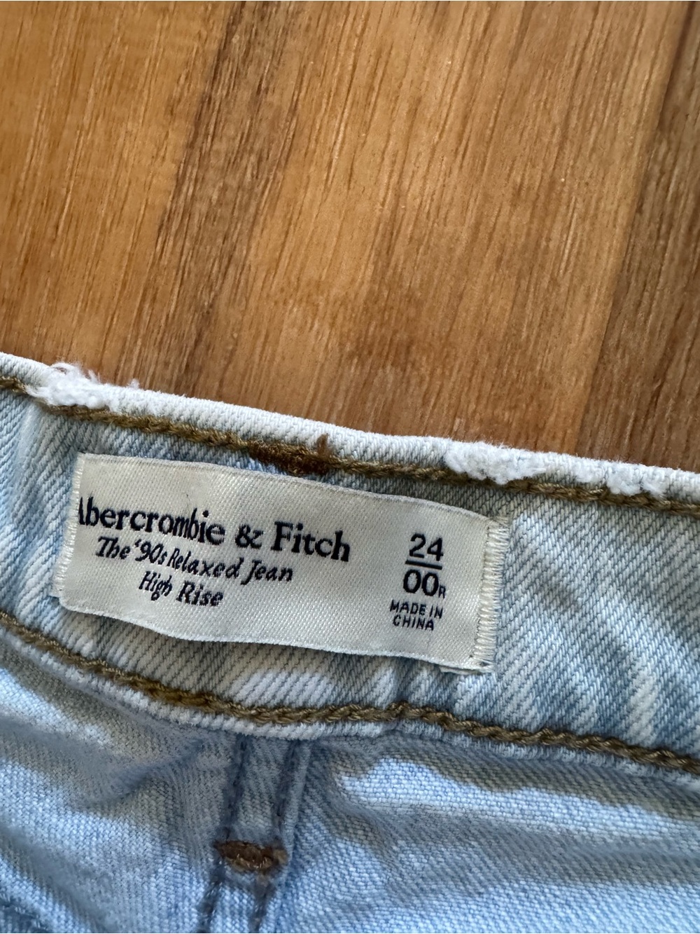 Abercrombie 90s Relaxed Jeans - Picture 2 of 3